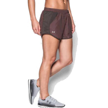 Cargar imagen en el visor de la galería, Short Deportivo Under Armour Dama (1297126-019)
