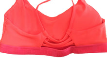Cargar imagen en el visor de la galería, Top Deportivo Under Armour Low-Triangle (1308639-985) dama
