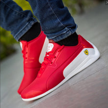 Cargar imagen en el visor de la galería, Tenis Puma Ferrari Drift Cat 8 para Caballero (306818-02)
