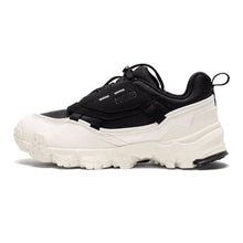 Cargar imagen en el visor de la galería, Tenis Puma Trailfox Overiand Negro/Blanco  (369824 01)
