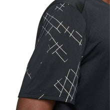 Cargar imagen en el visor de la galería, Playera Nike Dri-FIT Run p/caballero (DQ6545-010-BKL)
