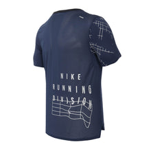 Cargar imagen en el visor de la galería, Playera Nike Dri-FIT Run p/caballero (DQ6545-410)
