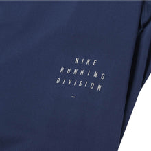 Cargar imagen en el visor de la galería, Playera Nike Dri-FIT Run p/caballero (DQ6545-410)
