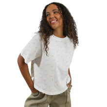 Cargar imagen en el visor de la galería, Playera Cropped NIKE para dama (DV7038-133)
