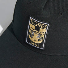 Cargar imagen en el visor de la galería, Gorra ADIDAS TIGRES GH2855
