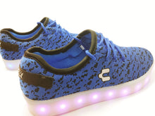 Cargar imagen en el visor de la galería, Tenis unisex Charly con luz Led 1042204 Azul rey
